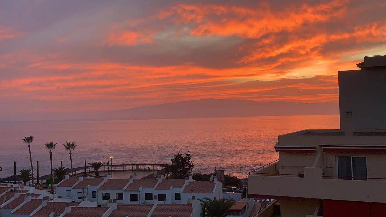 Cozy Beachfront Flat With Pool & Panoramic Sea View Terrace Apartment Пуерто де Сантяго Екстериор снимка